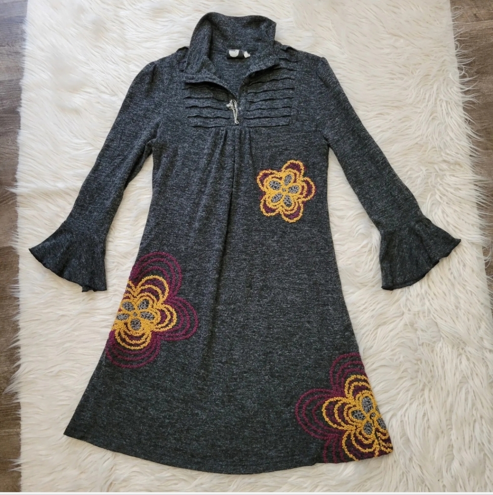 Freelance Dress Sz M Embroidered Boho Floral Gray Collar Junior Women